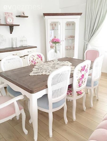 Nazmiye hanımın her köşesi özenilmiş, country stil, cıvıl cıvıl evi..