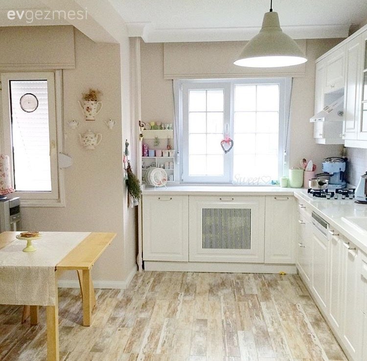 Burcu hanımın naturel esintili, aydınlık ve zarif evi..