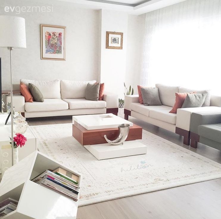 Hilal hanımın az eşya, bol ışıkla zarif ve iç açıcı evi, yeni karelerle..