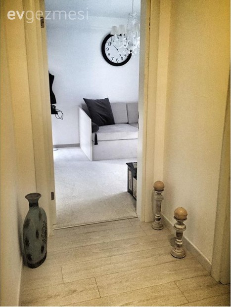 Doğal ton ve malzemelerle stil sahibi ve konforlu bir ev