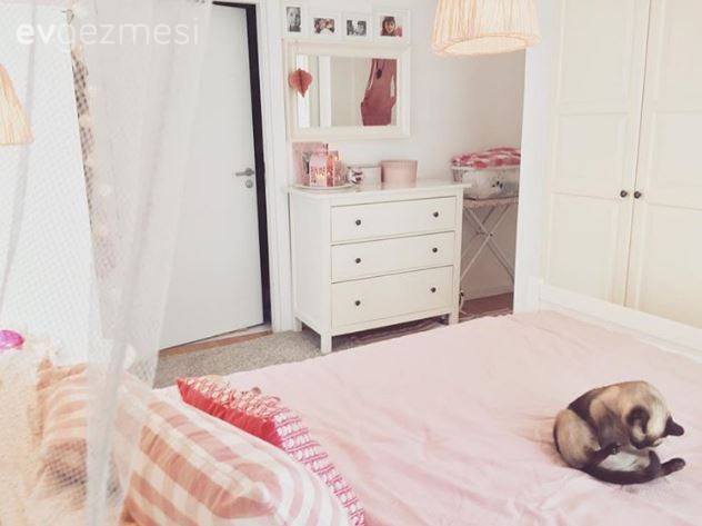 Karolina hanımın, sade ve iç açıcı, tatlı evi..