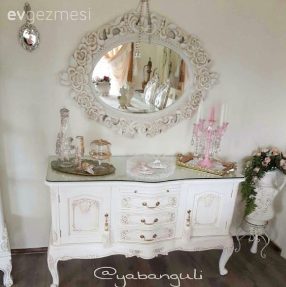 Heykelimsi mobilyalarla Nesrin hanımın antik stil evi..