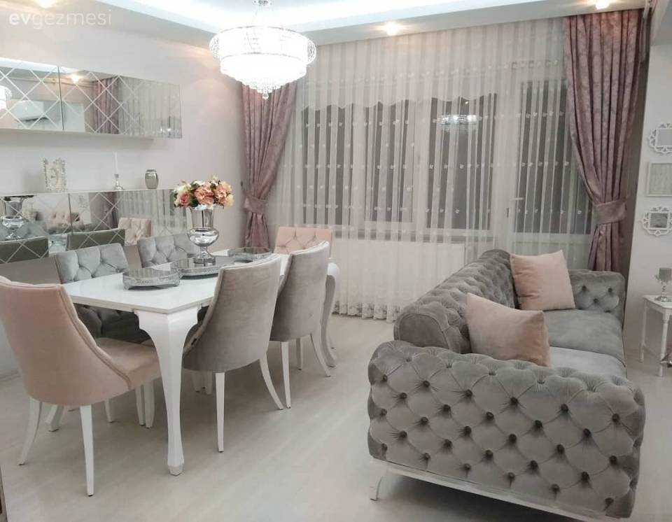 Bu göz alıcı evin dekoru klasiğe modern bir yorum getiriyor. 