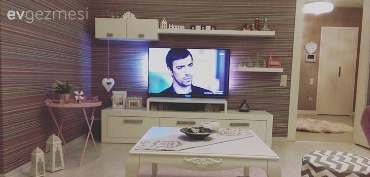 Miray hanımın beyazın hakimiyetinde, özgür ruhlu evi..