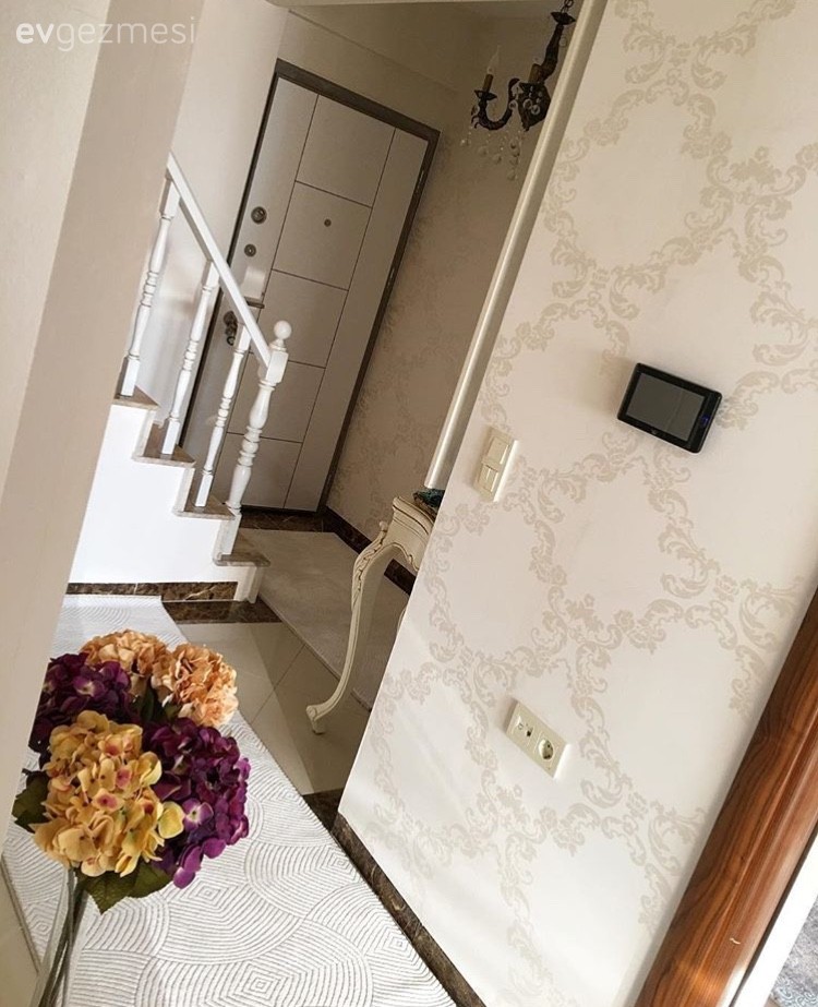 Yumuşak renk geçişleri zarif ve şık bir ev.