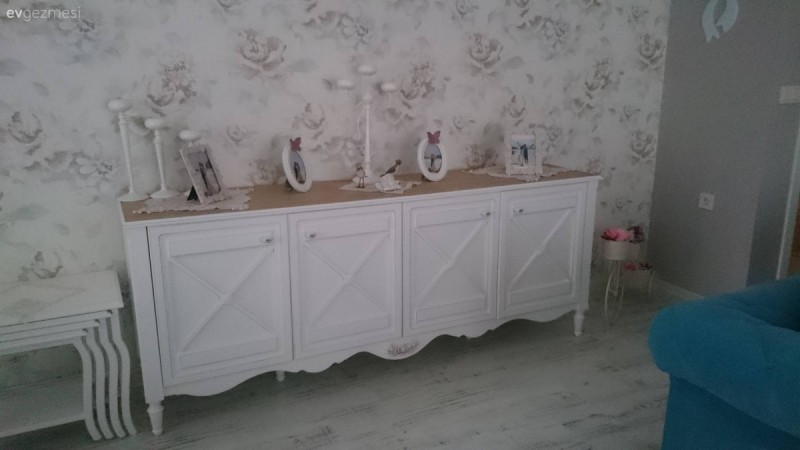 Betül hanımın mavi ve beyaz hakimiyetinde zarif ve dingin, harika evi.