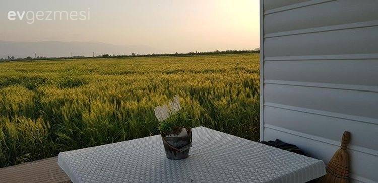 Yapımından, iç mekan tasarımına her parça özenle seçilmiş. Çoban ailesinin evi..