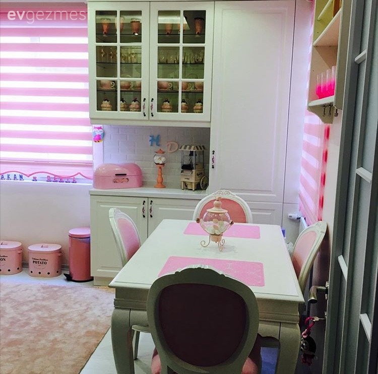 Derya hanımın harika renk ve stil tercihleriyle, göz alıcı evi.