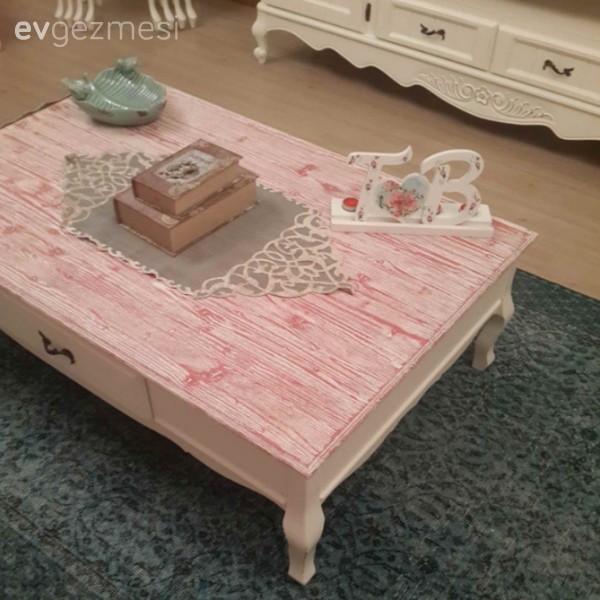 Beyhan hanımın pastel pembe, mavi ve yeşillerle country stil evi.