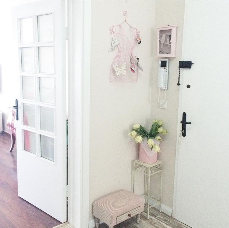 Burcu hanımın naturel esintili, aydınlık ve zarif evi..