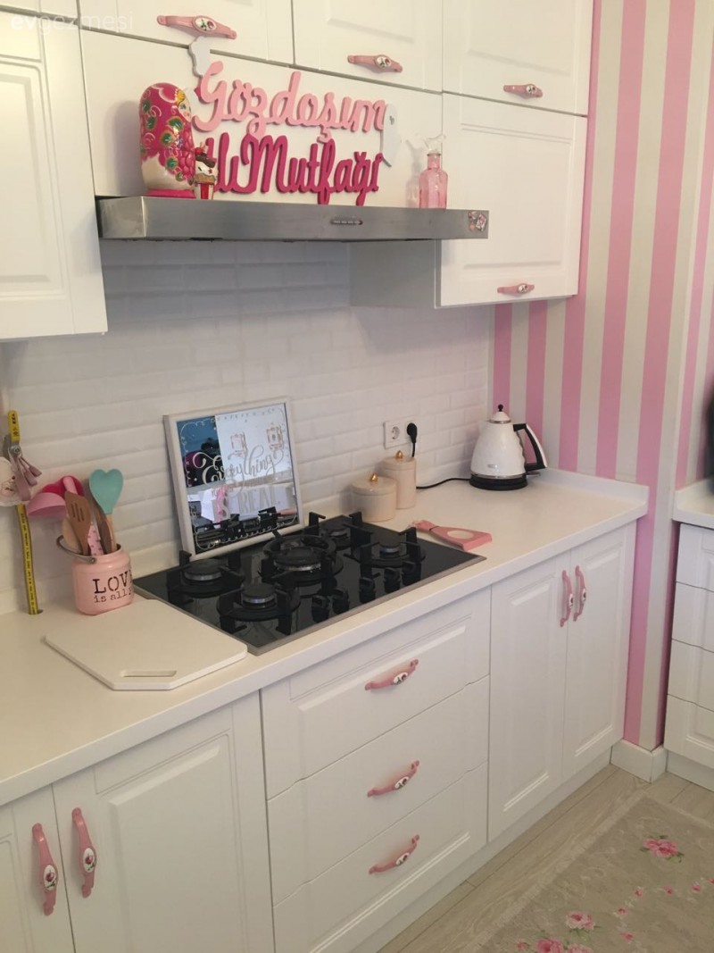 Nostaljik esintili, zarif ve tatlı bir mutfak: Gözde hanımın mutfağı..