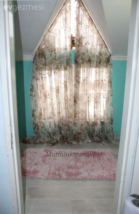 Hatice hanımın kendi tasarlayıp, dönüştürdüğü çatı katı odası..