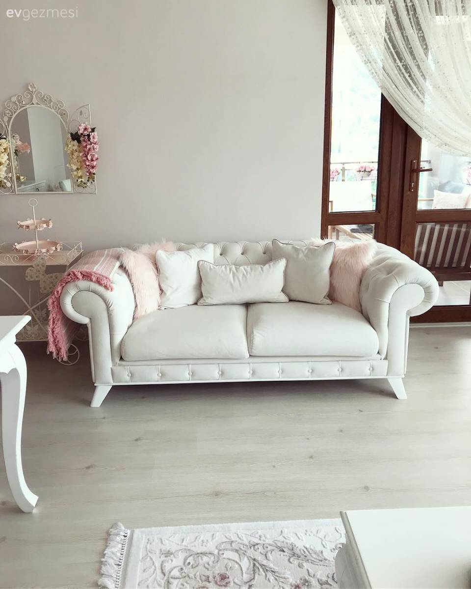 Pastellerin hakimiyetinde feminen ve şık bir dekor.. Pınar hanımın çiçekler açan evi.