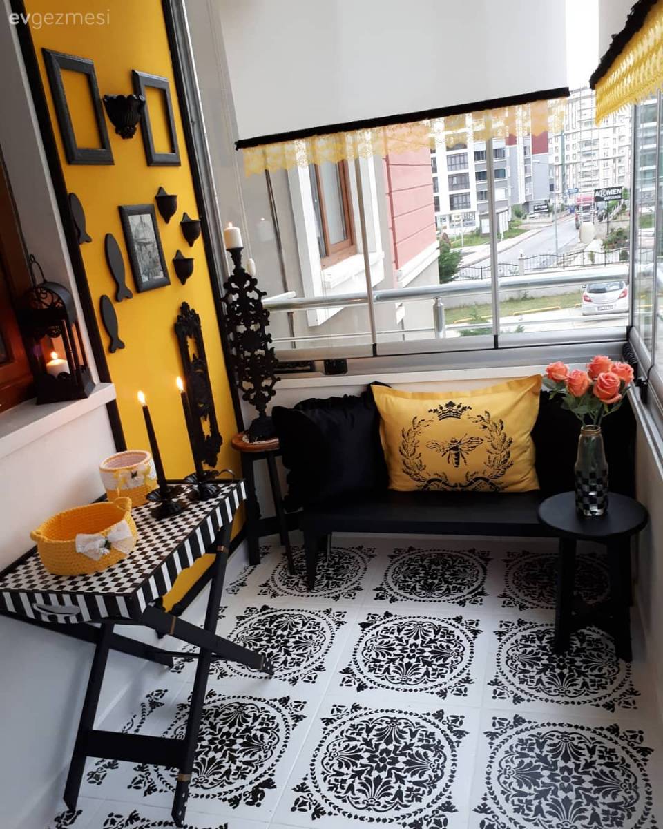 Dramatik renk ve aksesuarlarla harika bir balkon dekoru. Leyla hanımın dönüşümü!