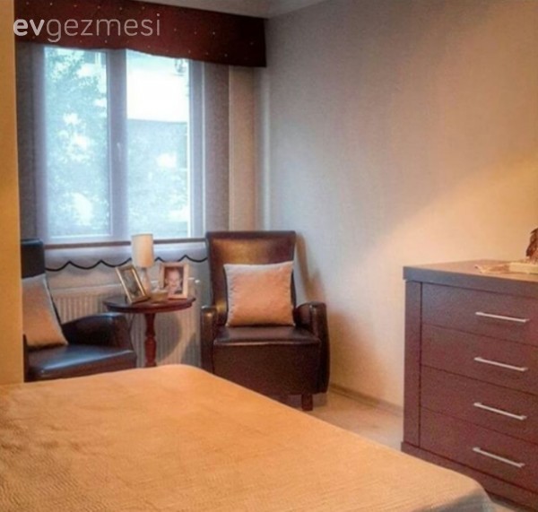 Boyanarak dönüşüm geçiren bir yatak odası..