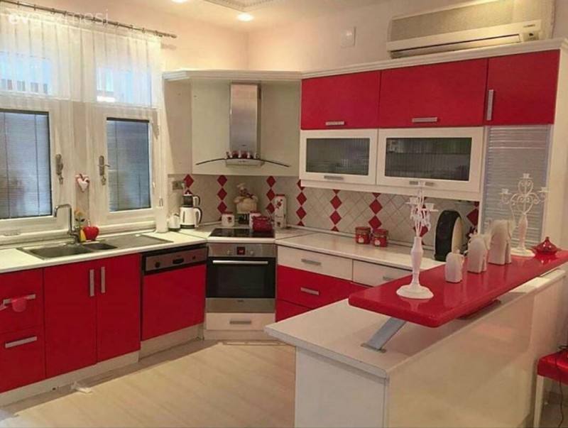 Dilek hanımın dinamik ve sıcak evi..
