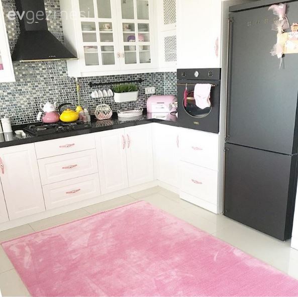 Nazmiye hanımın her köşesi özenilmiş, country stil, cıvıl cıvıl evi..