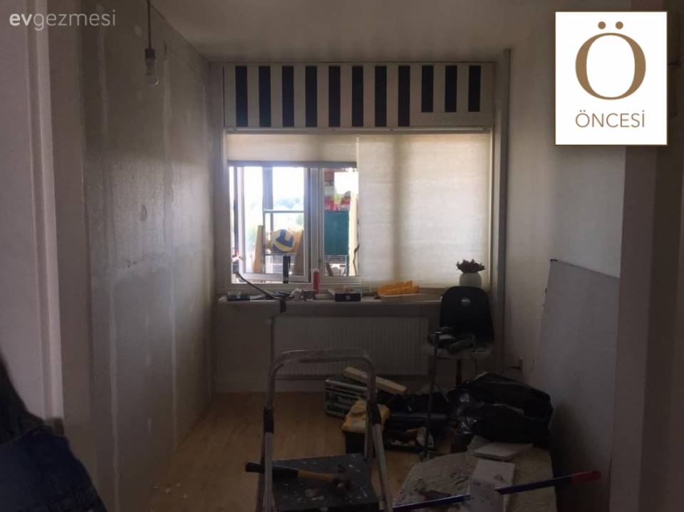 Bu 2 odanın dekorasyonu tamamen el emeği. Çıtalar ile bölünmüş duvarlarla zenginleşen dekor...