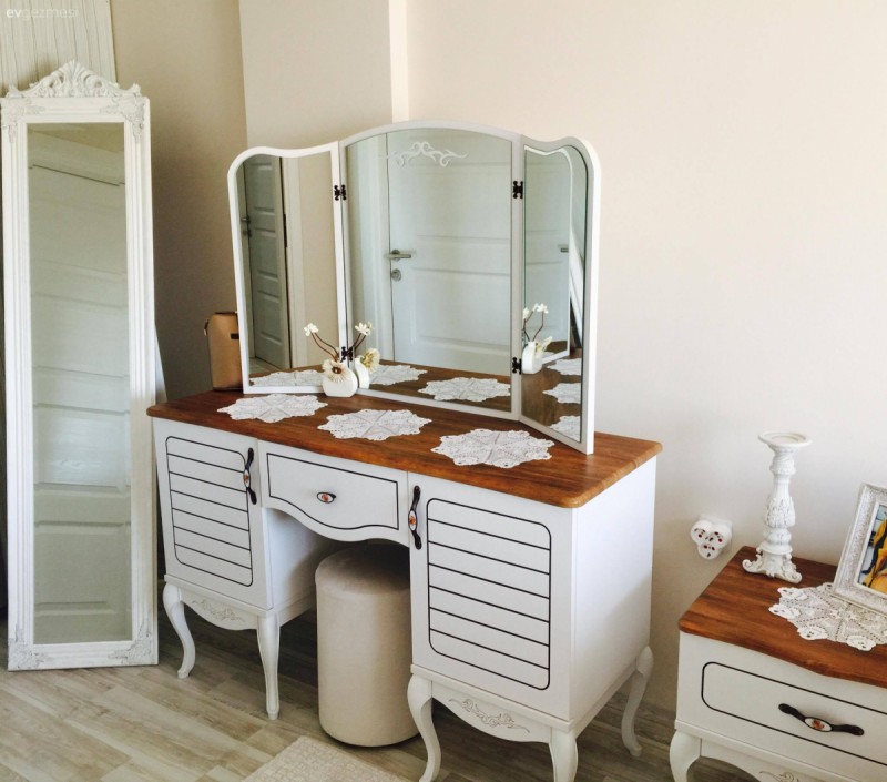 Dekoratif objelerle zenginleşen, sakin ve şık bir ev: Merve hanımın evi.