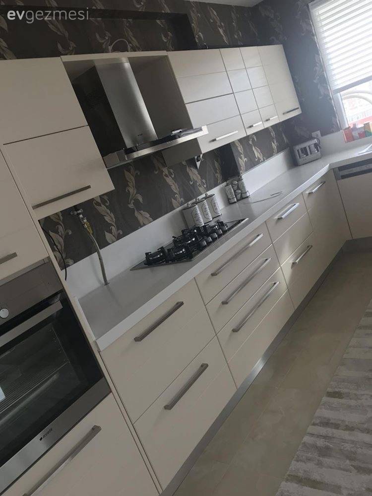 Modern stile kişilik katılmış bir dekor. Hatice hanımın evi..