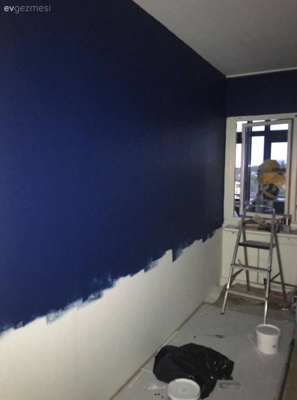 Bu 2 odanın dekorasyonu tamamen el emeği. Çıtalar ile bölünmüş duvarlarla zenginleşen dekor...