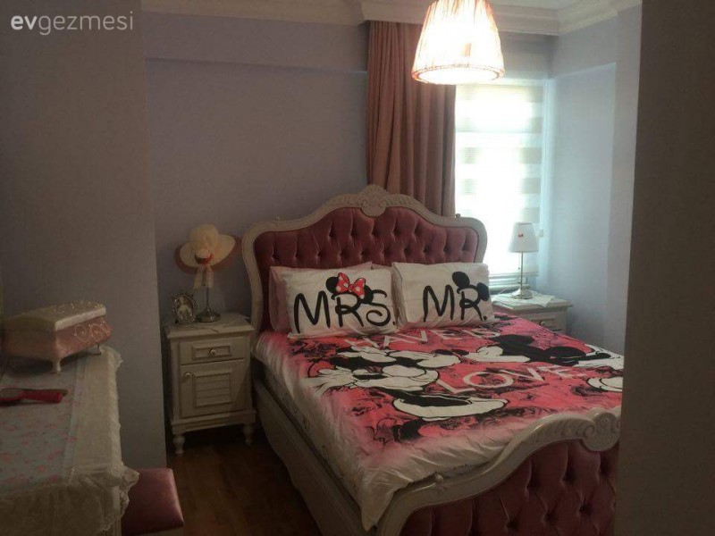 Meryem hanımın renkleri doyasıya kullandığı kır evi (country) stil evi