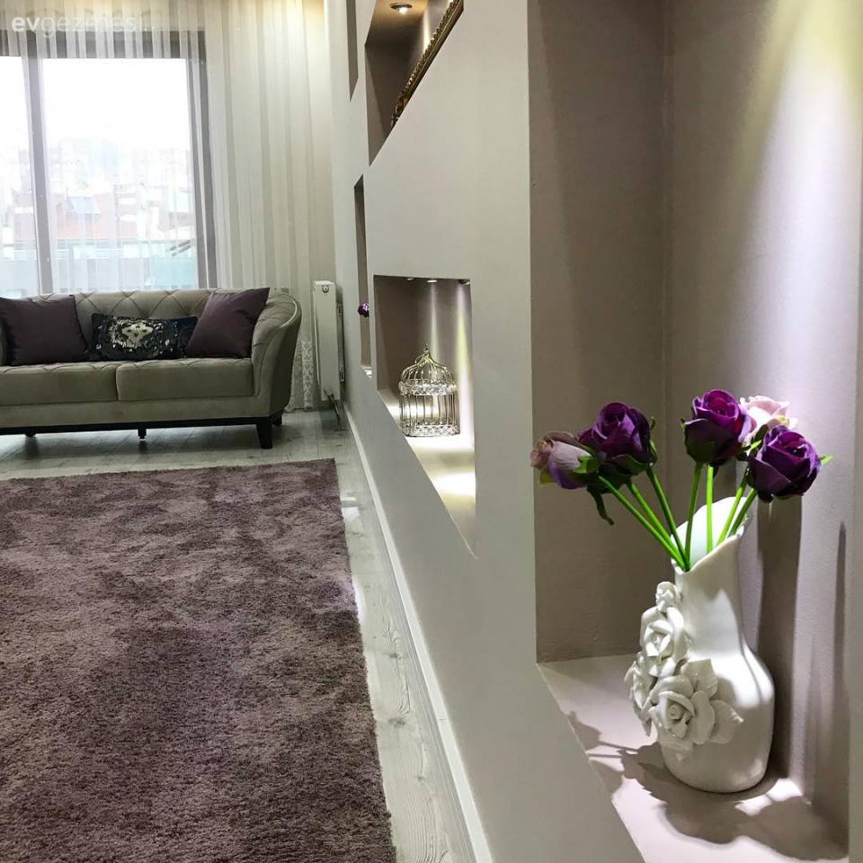 Klasik ve modernin harmanı stile ayna detaylar ile göz alıcı bir ev!