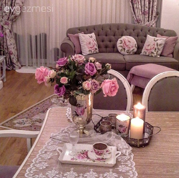 Bol emek, örgü ve nakış dekorlarla Yıldız hanımın pastel evi..