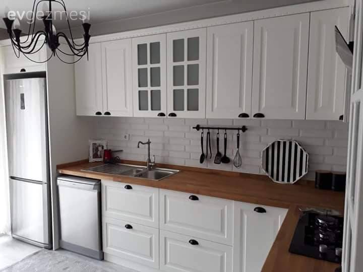 Modern çizgiye klasik dokunuşlar. Melike hanımın özgün ve stil sahibi evi..