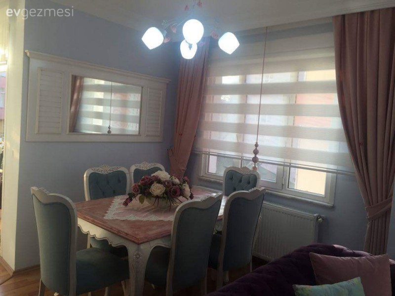 Meryem hanımın renkleri doyasıya kullandığı kır evi (country) stil evi