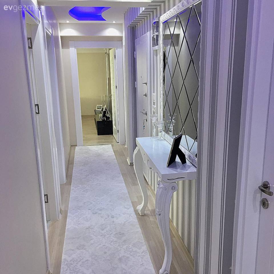 Baklava Aynalar ile Güzelleşmiş Dekorlar: Farklı Odalar, Farklı Uygulamalar!