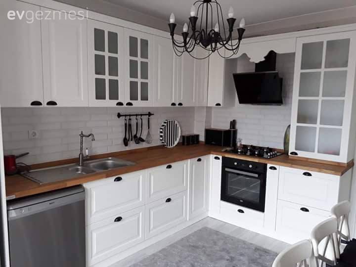 Modern çizgiye klasik dokunuşlar. Melike hanımın özgün ve stil sahibi evi..