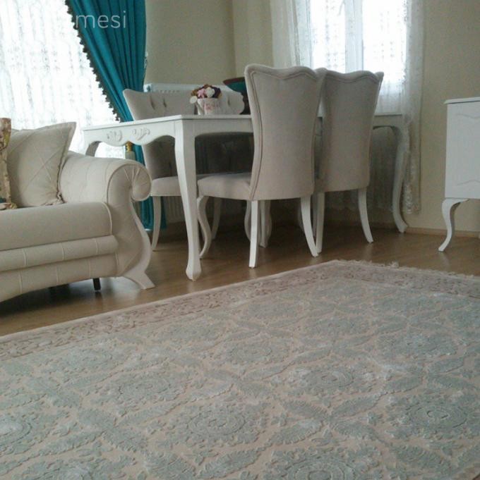 Meryem hanımın beyazlar içinde aydınlık ve sade evi..