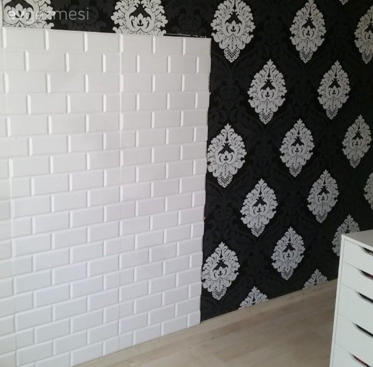 Sina hanımın sıkıldığı ve eskimiş duvar kağıdını yenileme projesi..