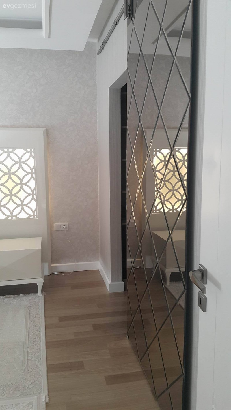 Baklava Aynalar ile Güzelleşmiş Dekorlar: Farklı Odalar, Farklı Uygulamalar!