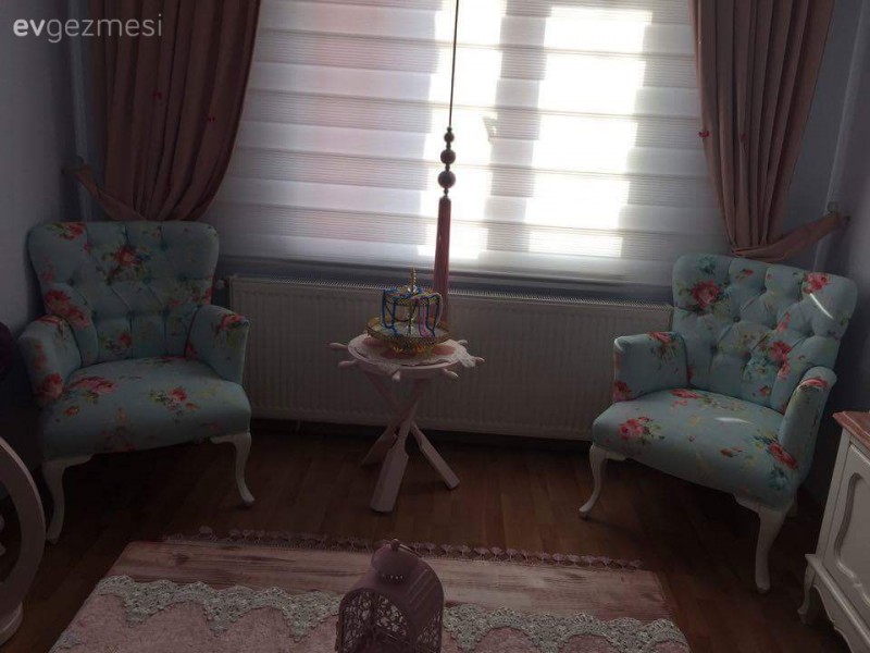Meryem hanımın renkleri doyasıya kullandığı kır evi (country) stil evi
