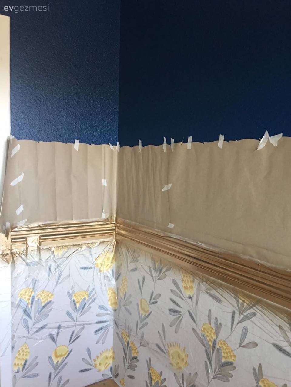 Bu 2 odanın dekorasyonu tamamen el emeği. Çıtalar ile bölünmüş duvarlarla zenginleşen dekor...