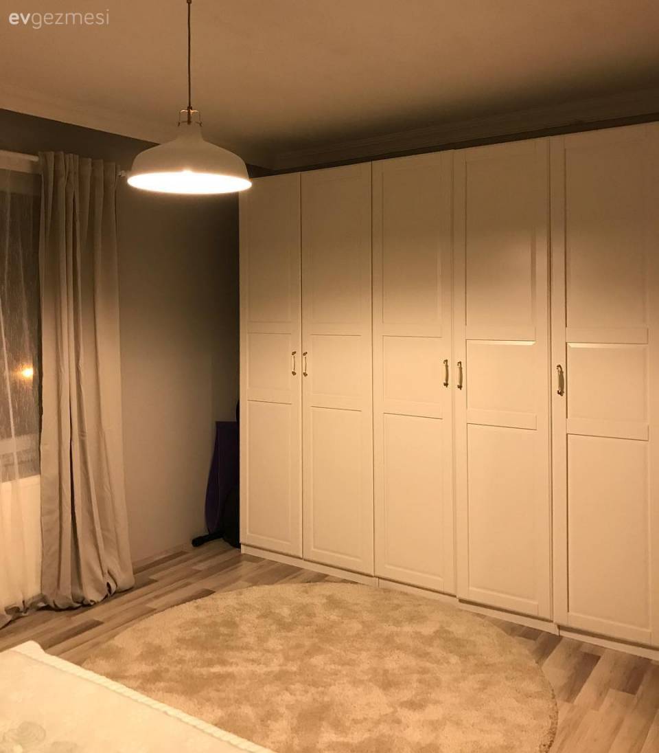 Modern stile kişisel dokunuşlar. Uyumlu ve keyifli bir ev..