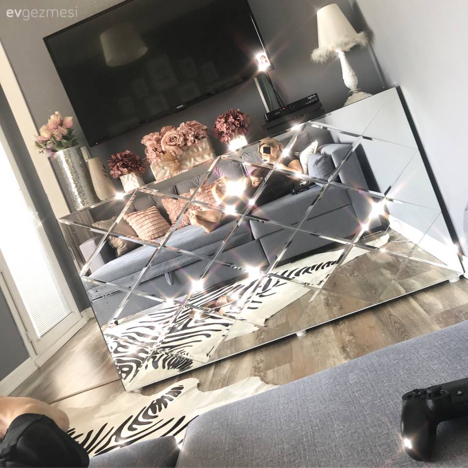 Baklava Aynalar ile Güzelleşmiş Dekorlar: Farklı Odalar, Farklı Uygulamalar!