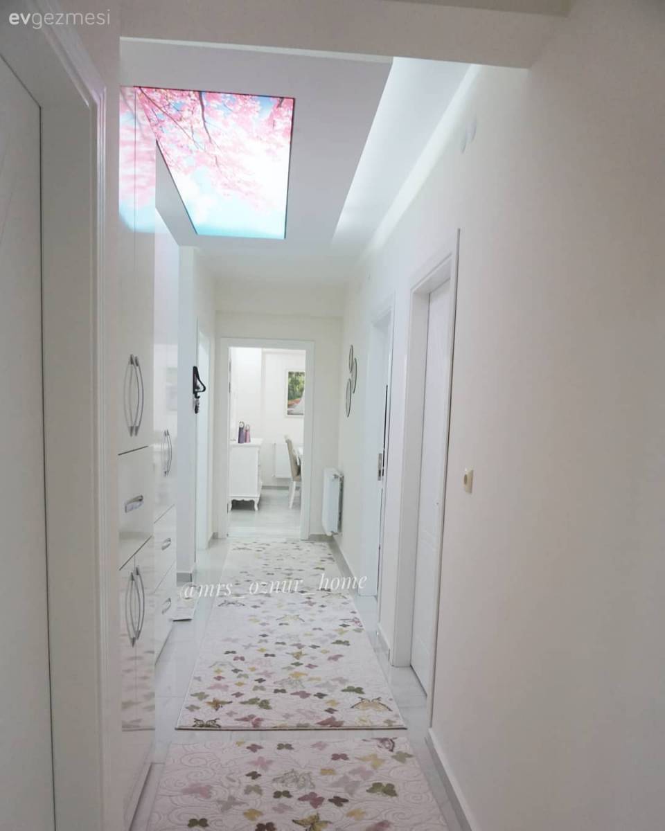 Nötr tonlarla sade ve duru bir dekor. Öznur hanımın evinden..