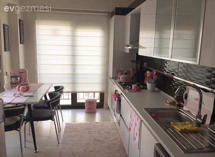 Modern stile canlı dokunuşlar.. Gizem hanımın tatlı mı tatlı evi.