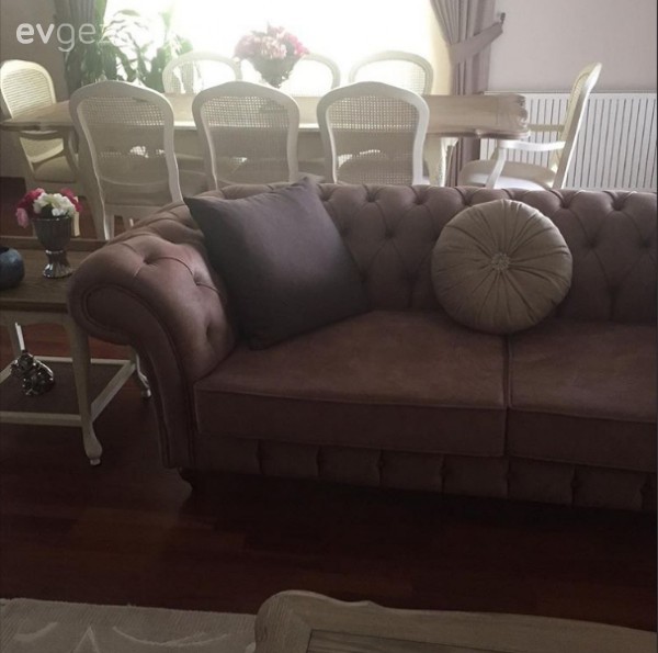 Antik şıklığın ağırlıklı olduğu konforlu ve sofistike bir dekor..
