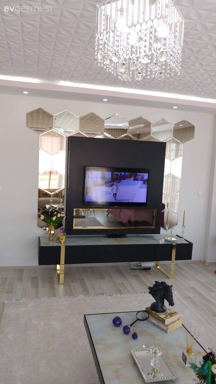 Bu Evin Dekorunun Odağında Sofistike Renkler, Göz Alıcı Aksesuarlar Var