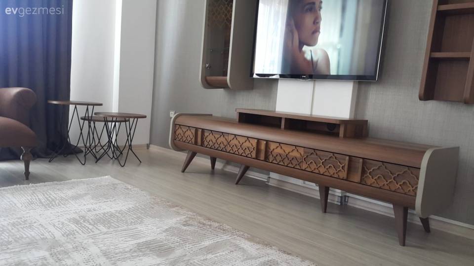 Bu evin açık konsept planında, tek alanda 4 farklı iş gerçekleşiyor.
