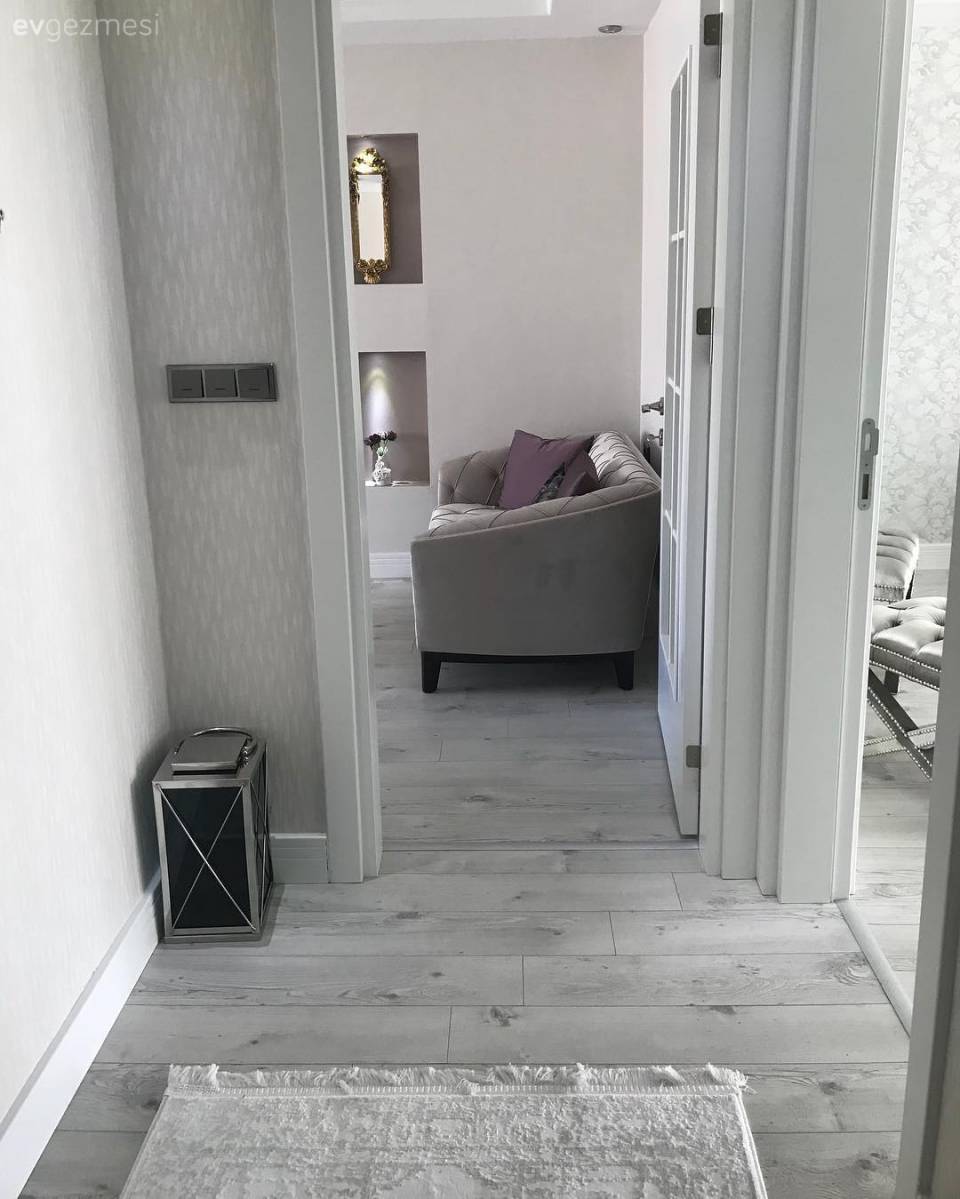 Klasik ve modernin harmanı stile ayna detaylar ile göz alıcı bir ev!