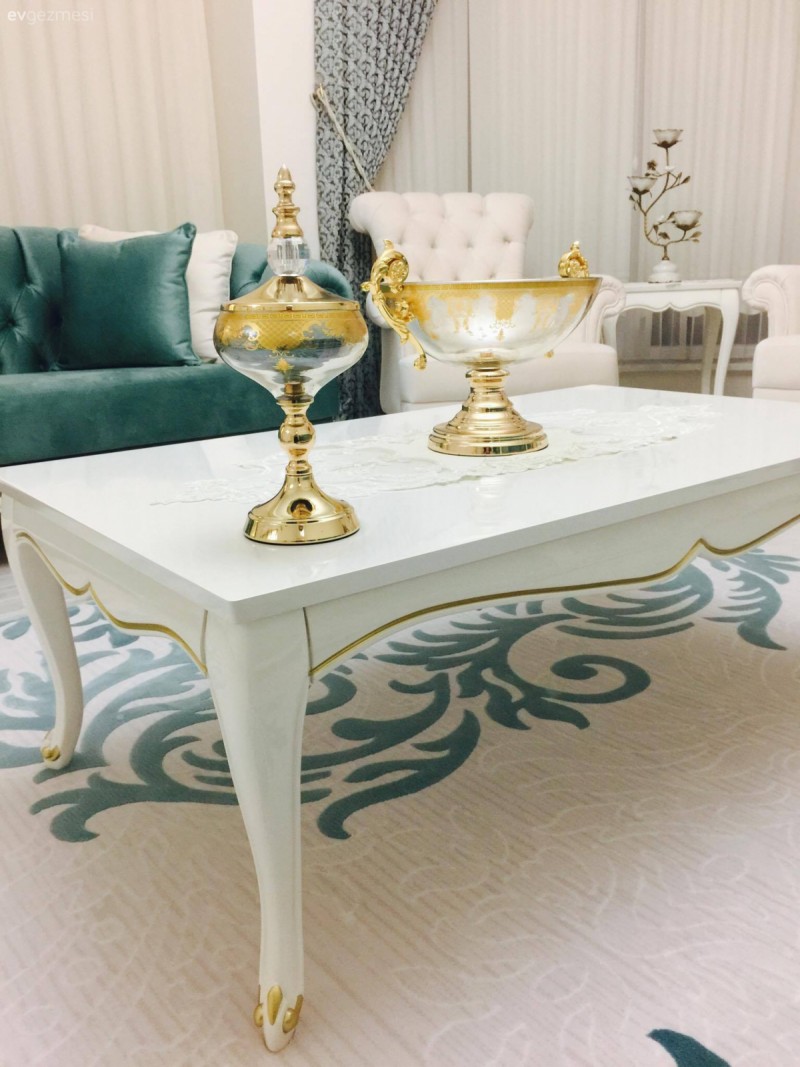 Dekoratif objelerle zenginleşen, sakin ve şık bir ev: Merve hanımın evi.