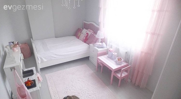 Fatima hanımın her odasında farklı stille, ferah ve şık evi..