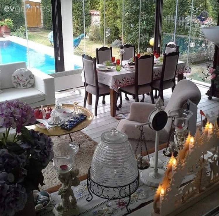 İçim Hanım'ın Alaçatı'da Yaz-Kış Yaşadığı Keyifli Evi..