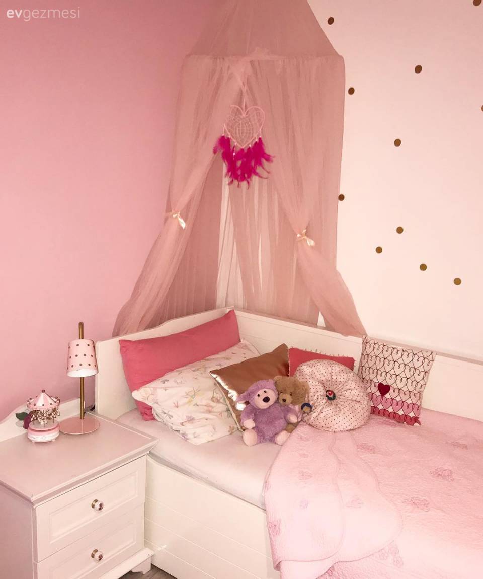 Dikkat çekici parçalar, sade ve göz alıcı bir dekor. Pınar hanımın evinden.