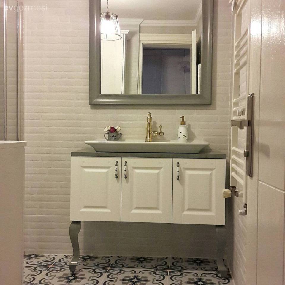 Küçük Banyoyu Büyük ve Kullanışlı Yapacak Fikirler